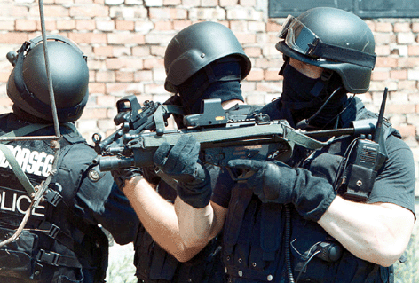 hun_cops.0472.gif